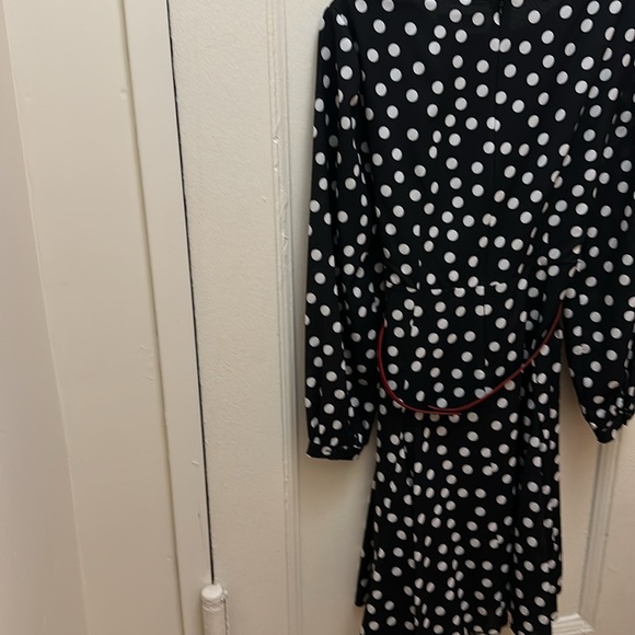 Size 40 (eur) crepe flair dress with ruffle at lower half. - Picture 3 of 3